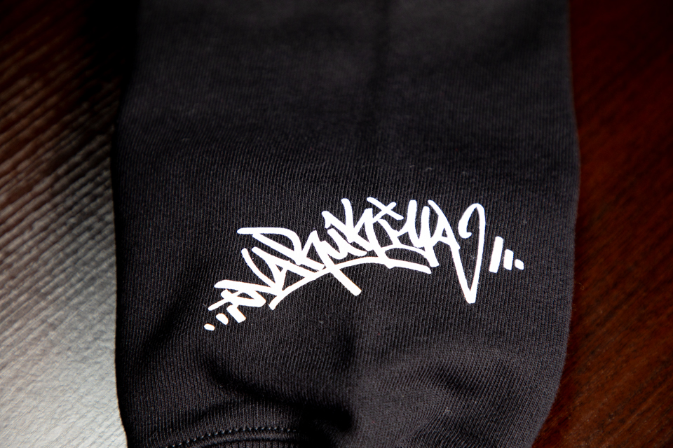 DOPEBASTA×NARUKIYA トレーナー ブラック×ホワイトロゴ1枚目