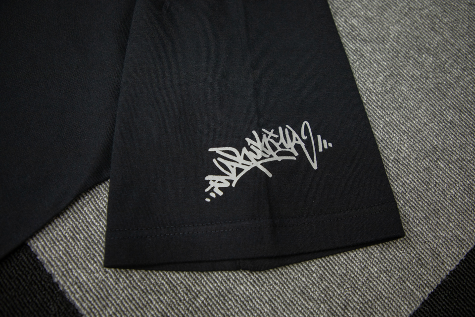 DOPEBASTA×NARUKIYA Ｔシャツ ブラック×グレーロゴ1枚目